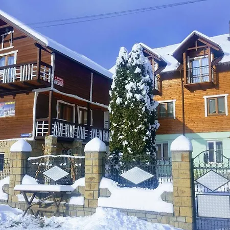 кам'яний двір Lodge Jaremtsche