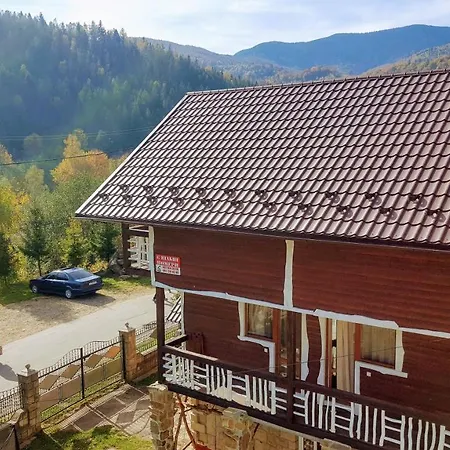 кам'яний двір Lodge *