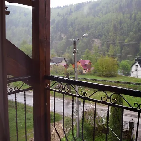 Lodge кам'яний двір
