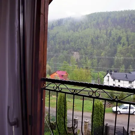 кам'яний двір Jaremtsche