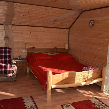 кам'яний двір Lodge Jaremtsche